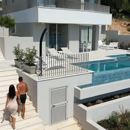 Maslina Villa *